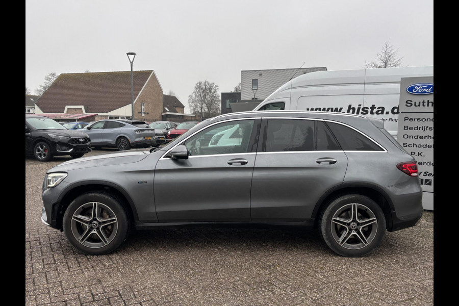 Mercedes-Benz GLC 300e 4MATIC AMG Line | Bellen voor bezichtiging | SCI | 320pk PHEV | Panormadak | Afneembare Trekhaak | Burmester Audio | Stoelverwarming |  Achteruitrijcamera