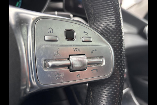 Mercedes-Benz GLC 300e 4MATIC AMG Line | Bellen voor bezichtiging | SCI | 320pk PHEV | Panormadak | Afneembare Trekhaak | Burmester Audio | Stoelverwarming |  Achteruitrijcamera