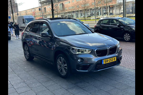 BMW X1 SDrive20i High Executive Leer Navi Camera Pano