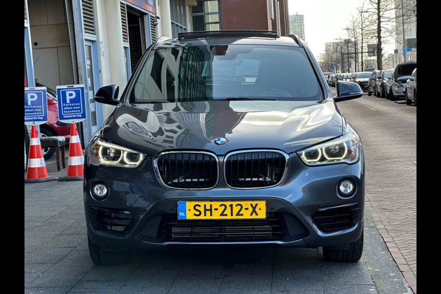 BMW X1 SDrive20i High Executive Leer Navi Camera Pano