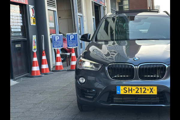BMW X1 SDrive20i High Executive Leer Navi Camera Pano