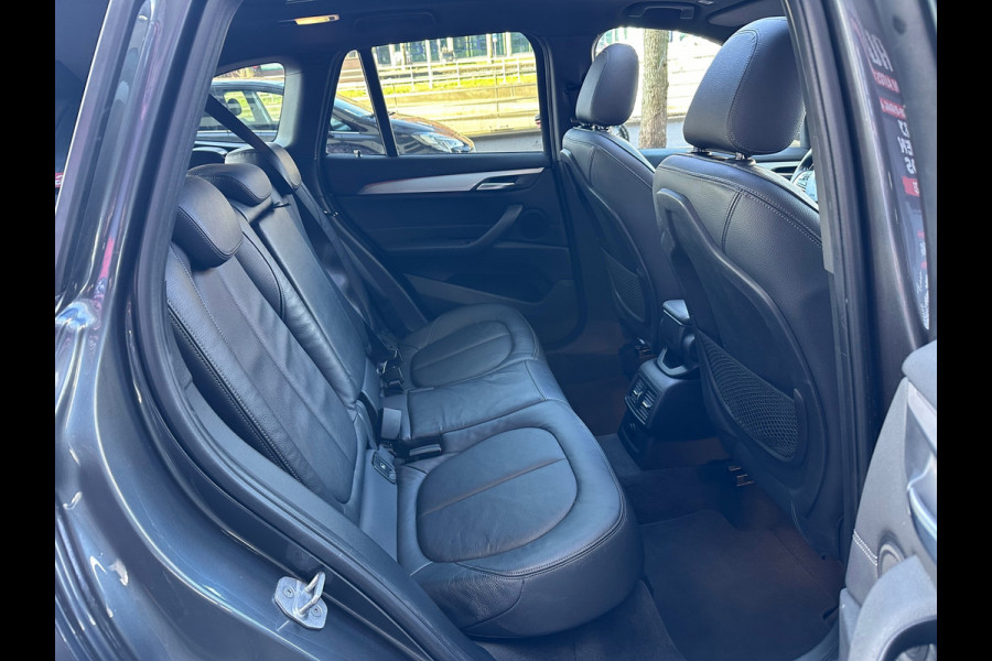 BMW X1 SDrive20i High Executive Leer Navi Camera Pano