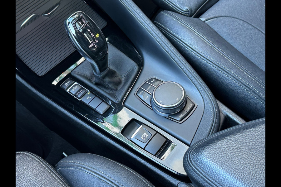 BMW X1 SDrive20i High Executive Leer Navi Camera Pano