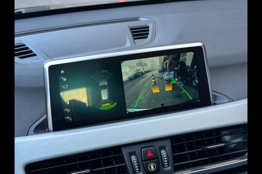 BMW X1 SDrive20i High Executive Leer Navi Camera Pano