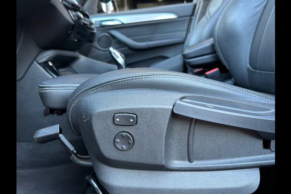 BMW X1 SDrive20i High Executive Leer Navi Camera Pano