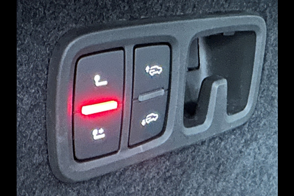 Audi Q8 60e 462PK Competition Plus | RS-Seats | Carbon | B&O | 360 Camera | ACC | Panorama | Nachtzicht | Valcona Leder | Trekhaak 3500kg | Head-Up | Luchtvering | Keyless-Entry |Tour-Pakket | Lane & Side assist | Bovag Garantie.