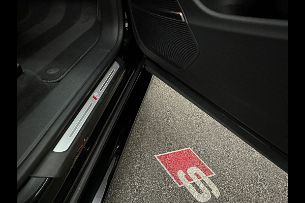 Audi Q8 60e 462PK Competition Plus | RS-Seats | Carbon | B&O | 360 Camera | ACC | Panorama | Nachtzicht | Valcona Leder | Trekhaak 3500kg | Head-Up | Luchtvering | Keyless-Entry |Tour-Pakket | Lane & Side assist | Bovag Garantie.