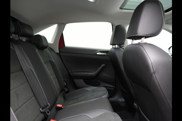 Volkswagen Taigo 1.0 TSI DSG Style 110pk Dealer O.H | Panodak | Camera | Adaptive Cruise | Alcantara Sportstoelen Verwarmd | IQ Light | IQ Drive | Keyless | Apple CarPlay | Navigatie | Virtual | DAB |