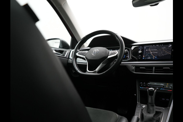 Volkswagen Taigo 1.0 TSI DSG Style 110pk Dealer O.H | Panodak | Camera | Adaptive Cruise | Alcantara Sportstoelen Verwarmd | IQ Light | IQ Drive | Keyless | Apple CarPlay | Navigatie | Virtual | DAB |