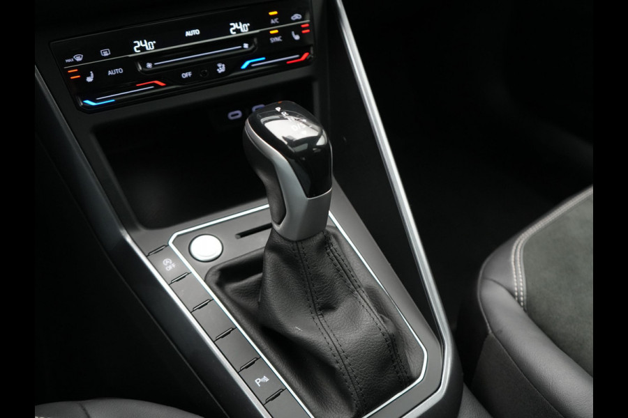 Volkswagen Taigo 1.0 TSI DSG Style 110pk Dealer O.H | Panodak | Camera | Adaptive Cruise | Alcantara Sportstoelen Verwarmd | IQ Light | IQ Drive | Keyless | Apple CarPlay | Navigatie | Virtual | DAB |