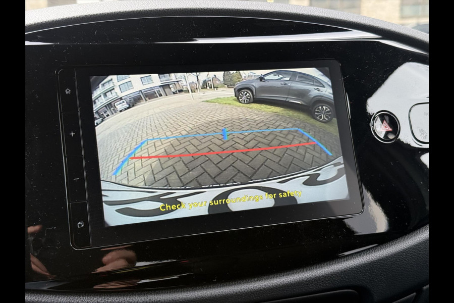 Toyota Aygo X 1.5 Hybrid Pulse Plus | Tarragon, Bi-Tone, Stoelverwarming, Climate control, Startknop, LED, 17 inch