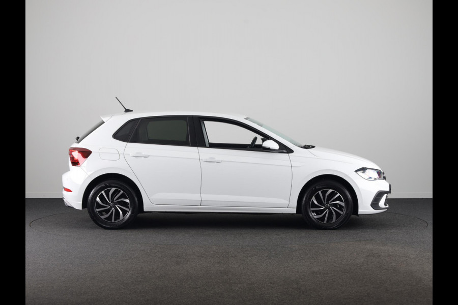 Volkswagen Polo 1.0 TSI Life Edition | Navigatie via App | Parkeersensoren | Achteruitrijcamera | Adaptieve cruise control | Stoelverwarming |