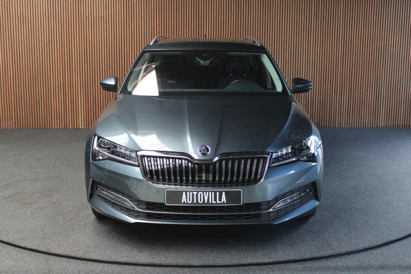 Škoda Superb Combi 2.0 TSI Laurin & Klement Navi Leer ACC Elektr. achterklep Stoelen elektr. met memory Elektr. trekhaak PDC 19" LM velgen BTW auto