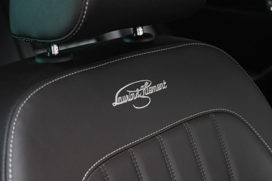 Škoda Superb Combi 2.0 TSI Laurin & Klement Navi Leer ACC Elektr. achterklep Stoelen elektr. met memory Elektr. trekhaak PDC 19" LM velgen BTW auto