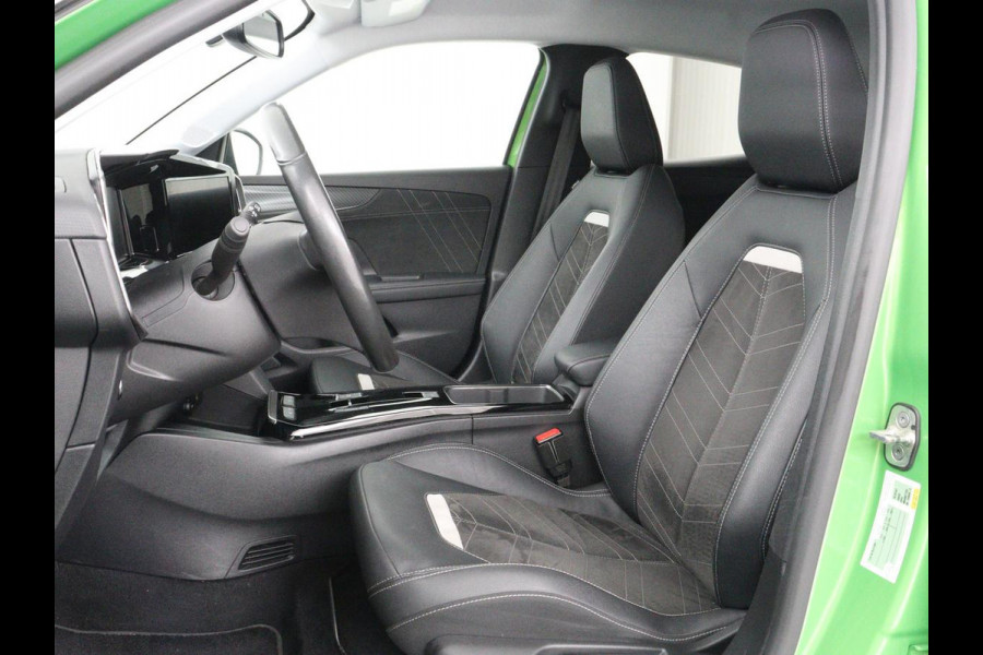 Opel Mokka-e Ultimate 50 kWh | SOH 90% | 3 Fase | Stoelverwarming | Leder/Alcantara | Warmtepomp | Adaptive cruise | Camera | Stuurverwarming | Carplay | Matrix LED | Navigatie | Park Assist