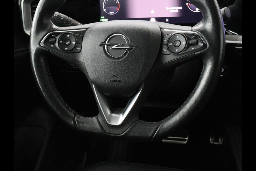 Opel Mokka-e Ultimate 50 kWh | SOH 90% | 3 Fase | Stoelverwarming | Leder/Alcantara | Warmtepomp | Adaptive cruise | Camera | Stuurverwarming | Carplay | Matrix LED | Navigatie | Park Assist