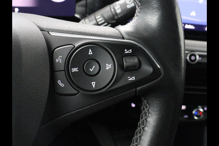 Opel Mokka-e Ultimate 50 kWh | SOH 90% | 3 Fase | Stoelverwarming | Leder/Alcantara | Warmtepomp | Adaptive cruise | Camera | Stuurverwarming | Carplay | Matrix LED | Navigatie | Park Assist