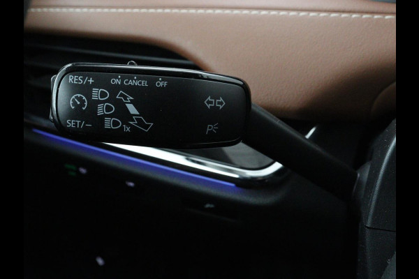 Škoda ENYAQ iV 80 | SOH 91% | Panoramadak | Trekhaak | Leder | Stoelverwarming | Camera | Sfeerverlichting | Navigatie | Carplay | Cruise control | Full LED | Keyless | Getint glas