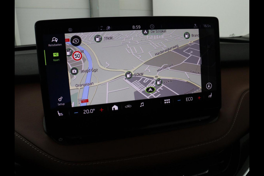 Škoda ENYAQ iV 80 | SOH 91% | Panoramadak | Trekhaak | Leder | Stoelverwarming | Camera | Sfeerverlichting | Navigatie | Carplay | Cruise control | Full LED | Keyless | Getint glas