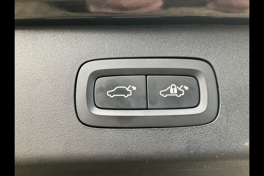 Lynk & Co 01 1.5 262pk Plug-in Carplay Adapt.Cruise Stoelverw Black