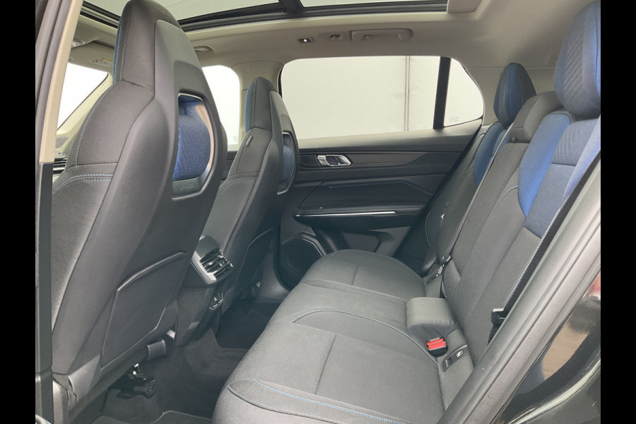 Lynk & Co 01 1.5 262pk Plug-in Carplay Adapt.Cruise Stoelverw Black