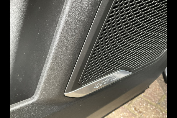 Lynk & Co 01 1.5 262pk Plug-in Carplay Adapt.Cruise Stoelverw Black