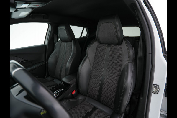 Peugeot e-2008 EV GT 50 kWh {SOH-91%} Aut. *DIGI-COCKPIT | FULL-LED | BLIS | KEYLESS | LEATHER-FABRIC | CAMERA | CARPLAY | CCS-FASTLOADER | DAB+ | NAVI-FULLMAP | ECC | PDC | SPORT-SEATS | AMBIENT-LIGHT | PRIVACY-GLASS | 17''ALU*