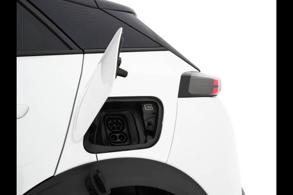 Peugeot e-2008 EV GT 50 kWh {SOH-91%} Aut. *DIGI-COCKPIT | FULL-LED | BLIS | KEYLESS | LEATHER-FABRIC | CAMERA | CARPLAY | CCS-FASTLOADER | DAB+ | NAVI-FULLMAP | ECC | PDC | SPORT-SEATS | AMBIENT-LIGHT | PRIVACY-GLASS | 17''ALU*