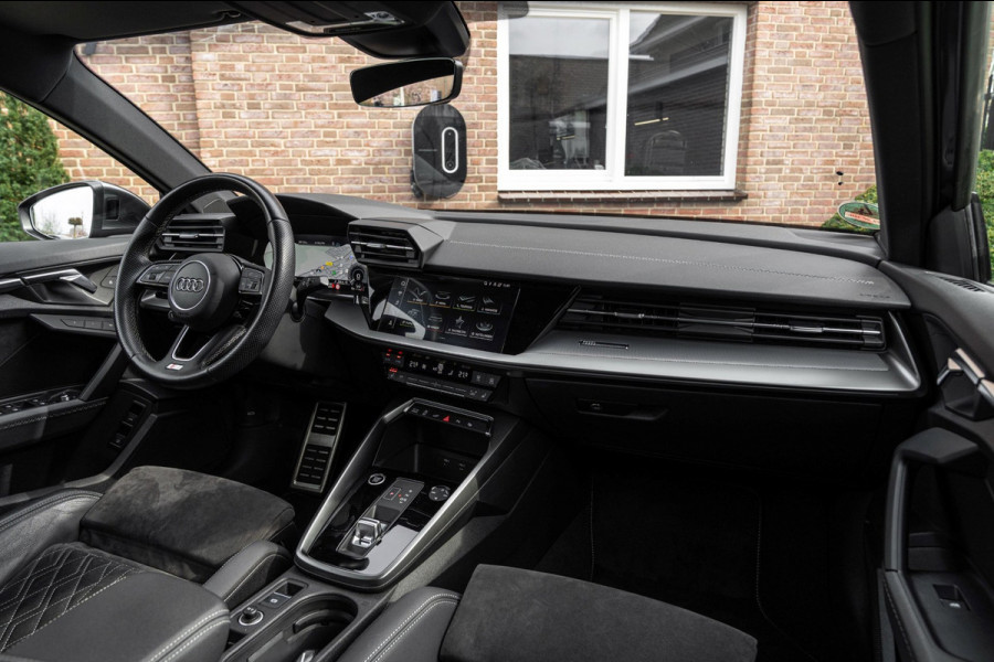 Audi A3 Sportback 40 TFSI e S Edition 204 PK S-Line ACC Ambiance Camera Keyless Elek.Klep 18''