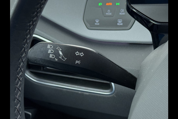 Volkswagen ID.3 Pro 62kWh SOH 91% Adaptive Cruise Navi-Pro Ecc Apple Carplay Android Auto Stoel+Stuurverwarming Led Pdc Lmv 18" Keyless start Rijstrooksensor Comfort Pakket Style Interieur Pakket Bluetooth Draadloze telefoonlader DAB 1e Eigenaar Origineel Nederlandse Auto