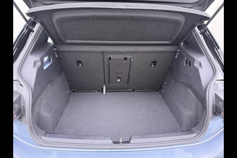 Volkswagen ID.3 Pro 62kWh SOH 91% Adaptive Cruise Navi-Pro Ecc Apple Carplay Android Auto Stoel+Stuurverwarming Led Pdc Lmv 18" Keyless start Rijstrooksensor Comfort Pakket Style Interieur Pakket Bluetooth Draadloze telefoonlader DAB 1e Eigenaar Origineel Nederlandse Auto