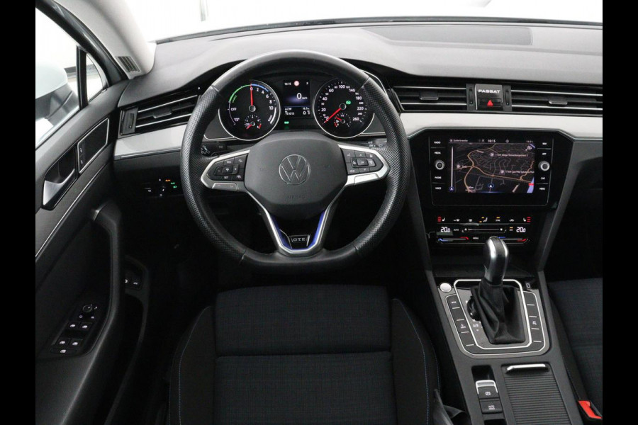Volkswagen Passat 1.4 TSI PHEV GTE | Stoelverwarming | Trekhaak | Massage | 360 Camera | Stuurverwarming | Adaptive cruise | Matrix LED | Carplay | Navigatie | Parkeerhulp | Plug In