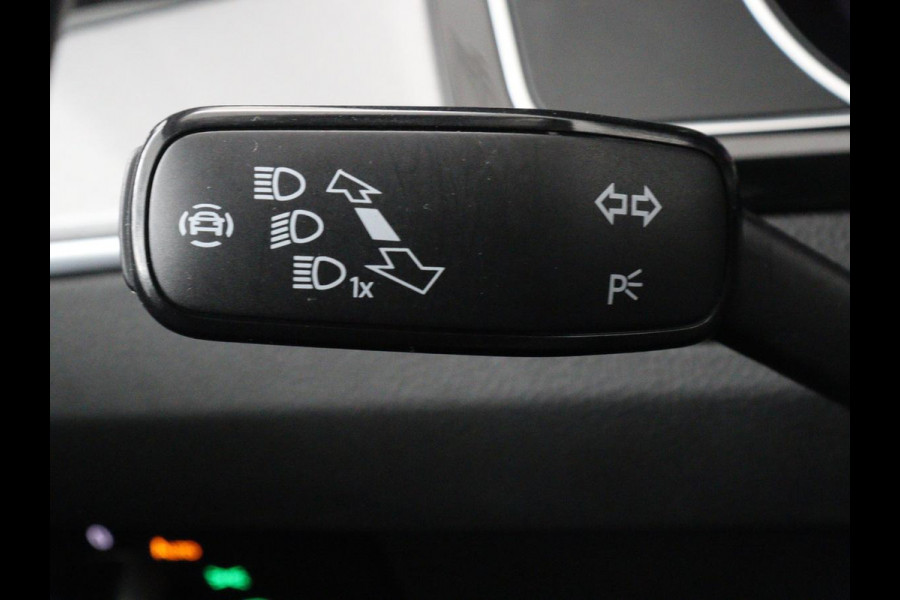 Volkswagen Passat 1.4 TSI PHEV GTE | Stoelverwarming | Trekhaak | Massage | 360 Camera | Stuurverwarming | Adaptive cruise | Matrix LED | Carplay | Navigatie | Parkeerhulp | Plug In