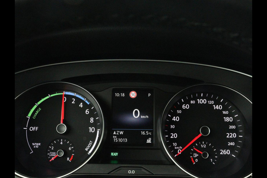 Volkswagen Passat 1.4 TSI PHEV GTE | Stoelverwarming | Trekhaak | Massage | 360 Camera | Stuurverwarming | Adaptive cruise | Matrix LED | Carplay | Navigatie | Parkeerhulp | Plug In