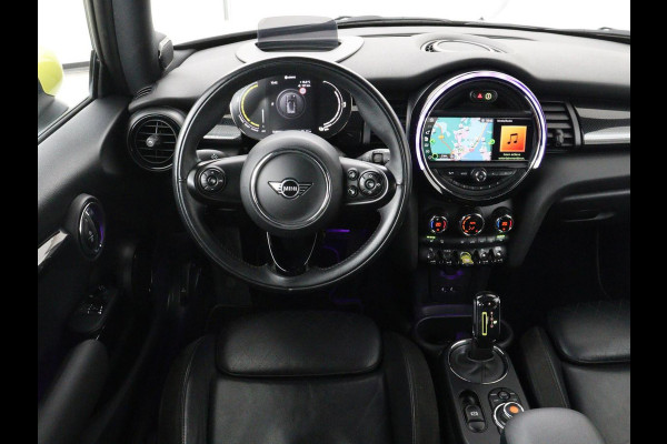 MINI Mini Electric Charged 33 kWh | Leder | Stoelverwarming | Head-Up | Camera | Carplay | Harman/Kardon | Full LED | Navigatie | Climate control | Bluetooth | Cruise control | Parkeerhulp