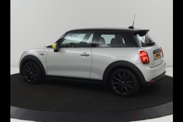 MINI Mini Electric Charged 33 kWh | Leder | Stoelverwarming | Head-Up | Camera | Carplay | Harman/Kardon | Full LED | Navigatie | Climate control | Bluetooth | Cruise control | Parkeerhulp