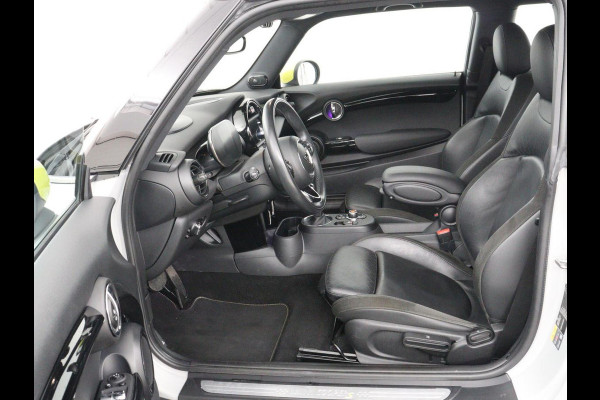 MINI Mini Electric Charged 33 kWh | Leder | Stoelverwarming | Head-Up | Camera | Carplay | Harman/Kardon | Full LED | Navigatie | Climate control | Bluetooth | Cruise control | Parkeerhulp
