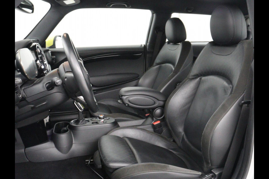 MINI Mini Electric Charged 33 kWh | Leder | Stoelverwarming | Head-Up | Camera | Carplay | Harman/Kardon | Full LED | Navigatie | Climate control | Bluetooth | Cruise control | Parkeerhulp