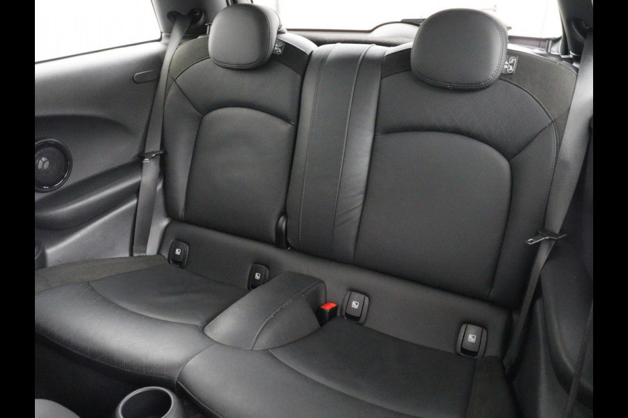 MINI Mini Electric Charged 33 kWh | Leder | Stoelverwarming | Head-Up | Camera | Carplay | Harman/Kardon | Full LED | Navigatie | Climate control | Bluetooth | Cruise control | Parkeerhulp
