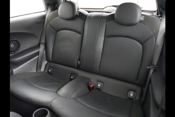 MINI Mini Electric Charged 33 kWh | Leder | Stoelverwarming | Head-Up | Camera | Carplay | Harman/Kardon | Full LED | Navigatie | Climate control | Bluetooth | Cruise control | Parkeerhulp