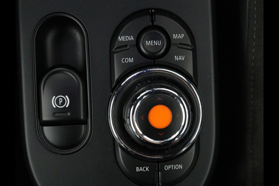 MINI Mini Electric Charged 33 kWh | Leder | Stoelverwarming | Head-Up | Camera | Carplay | Harman/Kardon | Full LED | Navigatie | Climate control | Bluetooth | Cruise control | Parkeerhulp