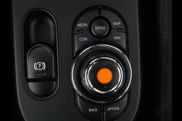 MINI Mini Electric Charged 33 kWh | Leder | Stoelverwarming | Head-Up | Camera | Carplay | Harman/Kardon | Full LED | Navigatie | Climate control | Bluetooth | Cruise control | Parkeerhulp