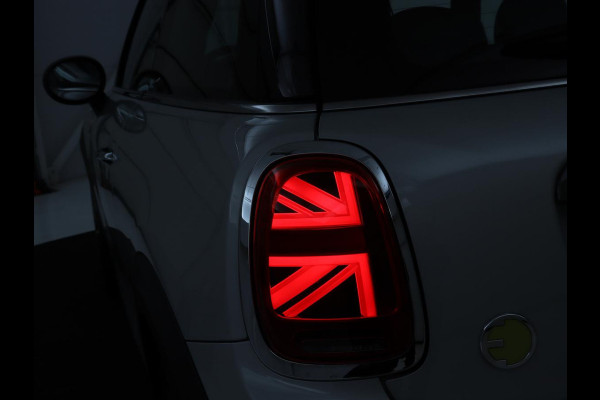 MINI Mini Electric Charged 33 kWh | Leder | Stoelverwarming | Head-Up | Camera | Carplay | Harman/Kardon | Full LED | Navigatie | Climate control | Bluetooth | Cruise control | Parkeerhulp