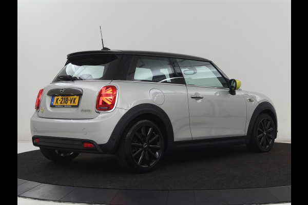 MINI Mini Electric Charged 33 kWh | Leder | Stoelverwarming | Head-Up | Camera | Carplay | Harman/Kardon | Full LED | Navigatie | Climate control | Bluetooth | Cruise control | Parkeerhulp
