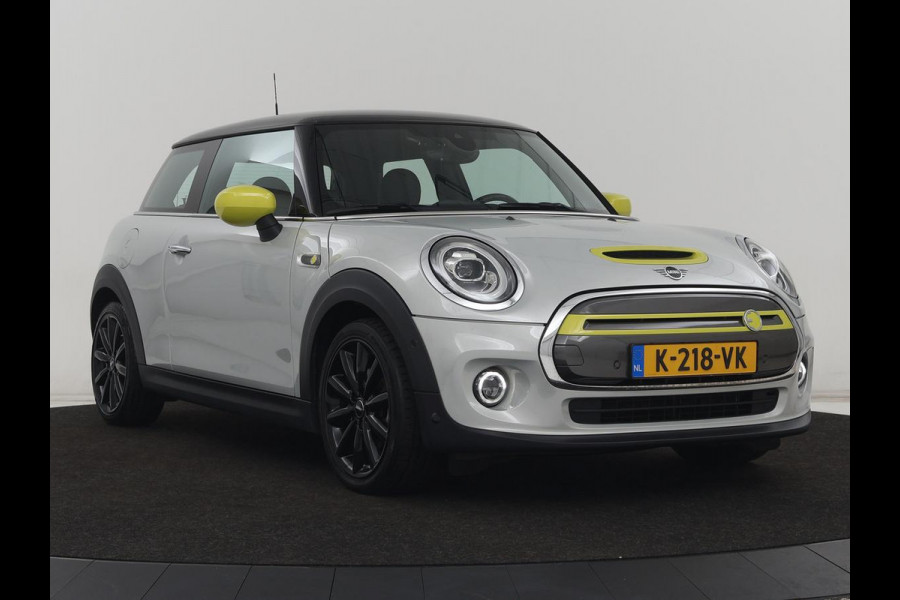 MINI Mini Electric Charged 33 kWh | Leder | Stoelverwarming | Head-Up | Camera | Carplay | Harman/Kardon | Full LED | Navigatie | Climate control | Bluetooth | Cruise control | Parkeerhulp