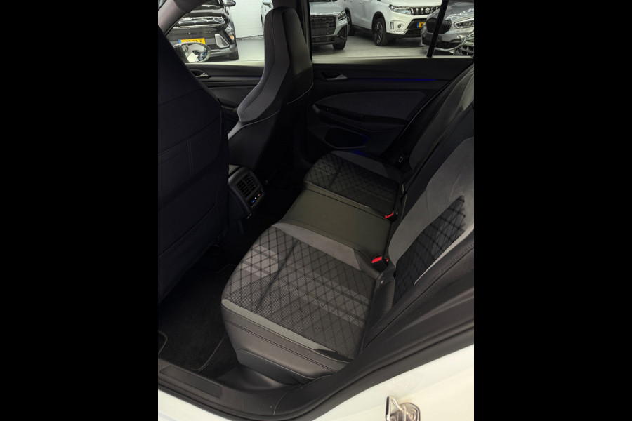 Volkswagen Golf 1.5 eTSI 3x R-Line CarPlay Camera