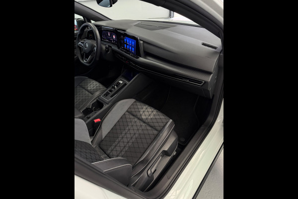 Volkswagen Golf 1.5 eTSI 3x R-Line CarPlay Camera
