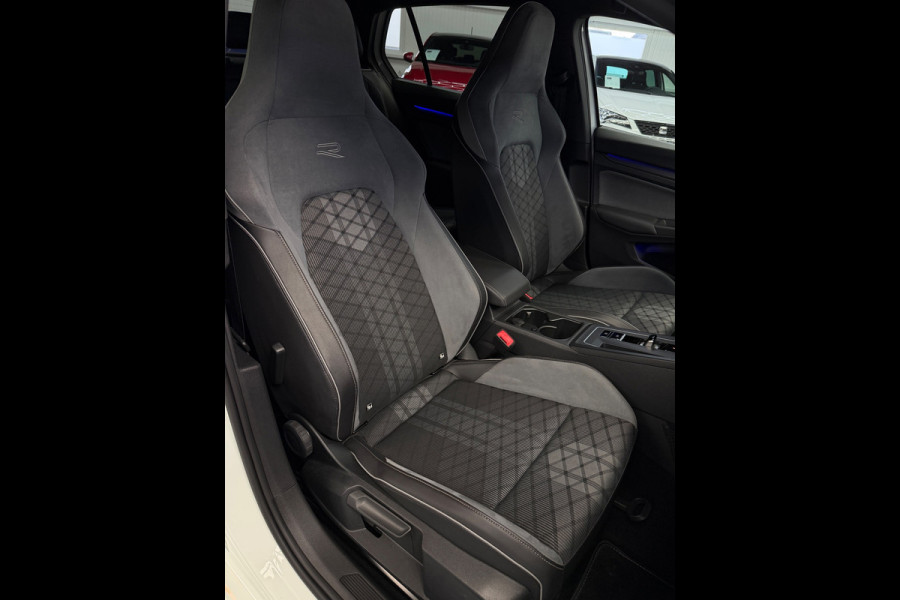 Volkswagen Golf 1.5 eTSI 3x R-Line CarPlay Camera