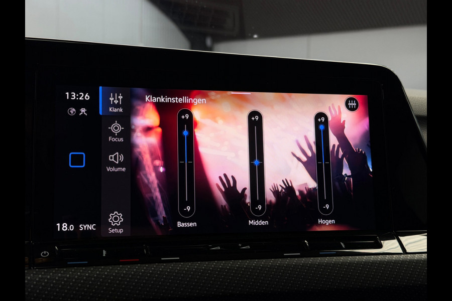 Volkswagen Golf 1.5 eTSI 3x R-Line CarPlay Camera