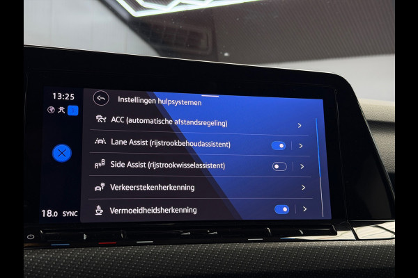 Volkswagen Golf 1.5 eTSI 3x R-Line CarPlay Camera